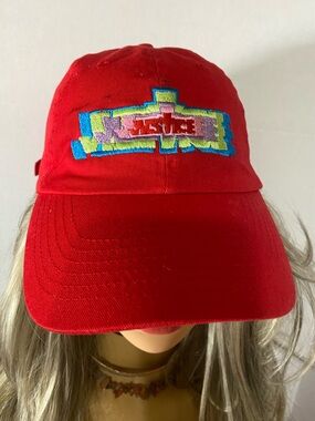 Red Embroidered Baseball Cap - Youth Adjustable Hat Justice colección